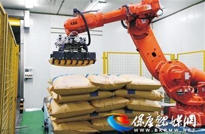 機(jī)器人上崗降本增效